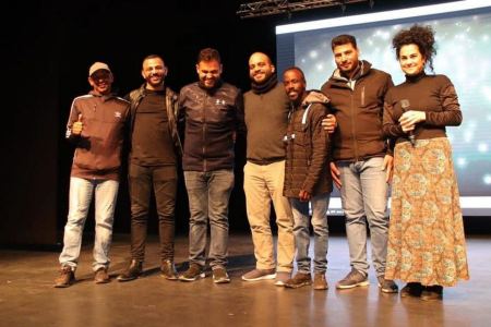 عرض احتفالي مميز لمشروع "دوكوميونتي" المميز مع شبيبة رهط وواحة الصحراء